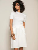 Blusa manga curta canelada com detalhe de trama vazada e cordões Biamar