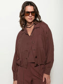 Jaqueta com botões, bolsos e detalhe em elástico Biamar