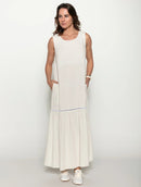 Vestido longo com detalhe vazado e gola redonda Biamar