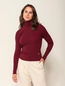 Blusa canelada com gola rolê e mangas de cava posta Biamar