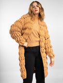 Casaco alongado em ponto bolha com mangas de cava quadrada Biamar