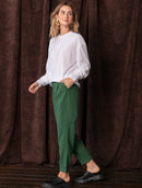 Calça com pregas, bolsos faca e barra dobrada Biamar