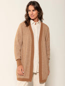 Casaco alongado com padronagem em listras, bolsos e mangas de cava posta Biamar