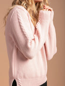 Blusa com detalhe em tranças, gola rolê e mangas de cava posta Biamar