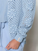 Casaco em algodão vazado com ponto margarida e mangas de cava posta Biamar