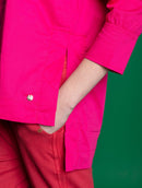 Blusa mullet em tricoline com gola redonda e mangas de cava posta Urbanity