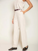 Calça reta com padronagem em listras e bolso faca Biamar