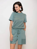 Blusa manga curta com detalhe de pontos vazados e tecimento de folhas Biamar