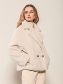 Casaco oversized transpassado com fechamento em botões e mangas de cava posta Biamar