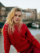 Blusa em pontos vazados com capuz e mangas de cava raglan Biamar