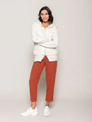 Calça com pregas, bolsos faca e barra dobrada Biamar