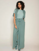 Calça pantalona com bolso faca e cordão ajustável Biamar