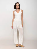 Calça reta em algodão com pontos vazados e forro da Biamar