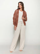 Calça reta com bolsos e cordão ajustável Biamar