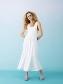 Vestido midi evasê canelado com decote quadrado e detalhe em botões Biamar