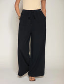 Calça pantalona com bolso faca e cordão ajustável Biamar