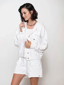 Jaqueta com botões, capuz ajustável, bolsos e mangas de cava quadrada Biamar