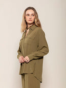 Camisa alongada em viscolinho com botões e bolsos Biamar