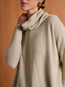 Blusa alongada em fio pluma com gola alta e manga canelada Biamar