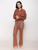 Calça reta em algodão com pontos vazados e forro da Biamar