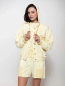 Jaqueta com botões, capuz ajustável, bolsos e mangas de cava quadrada Biamar