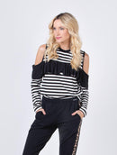 Blusa com padronagem em listras, gola redonda, babados e abertura lateral nas mangas Urbanity