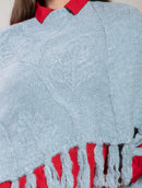 Capa mullet assimétrica com gola canoa e franjas Urbanity