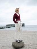 Calça em alfaiataria com pregas, bolsos faca e barra dobrada Biamar