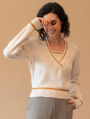 Blusa com decote em "v", detalhe em listras e mangas de cava  quadrada Urbanity