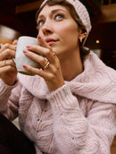 Casaco com gola estilo de capa marinheiro, detalhe transpassado e ponto em trança Biamar