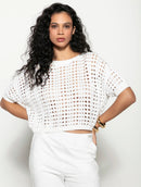 Blusa em algodão com pontos vazados e gola canoa Biamar