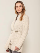 Casaco canelado com pontos estruturados, cinto removível e mangas de cava quadrada Biamar