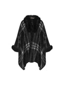 Capa assimétrica com padronagem em xadrez, gola removível e pele fake aBenção