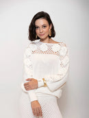 Blusa em algodão em ponto margarida com detalhe vazado e gola canoa Biamar