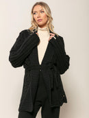 Casaco canelado com pontos estruturados, cinto removível e mangas de cava quadrada Biamar