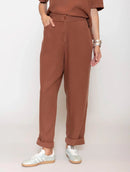 Calça reta com bolsos e botões Biamar