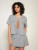 Blusa manga curta em viscolinho com botões forrados Biamar