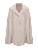 Capa com gola em pele fake e fechamento em botões Biamar