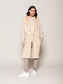 Casaco alongado com recortes e detalhes em suede, tricô e pele fake Biamar