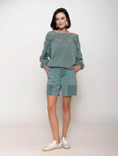 Blusa em algodão em ponto margarida com detalhe vazado e gola canoa Biamar