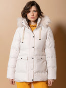 Jaqueta alongada com capuz ajustável em pele fake, bolsos e mangas de cava posta Biamar