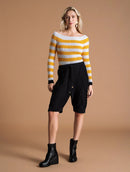 Blusa canelada com padronagem em listras, decote ombro a ombro e mangas da cava raglan Urbanity