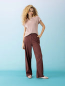 Calça reta com bolsos faca e elástico Biamar