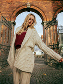 Casaco canelado com pontos estruturados, cinto removível e mangas de cava quadrada Biamar