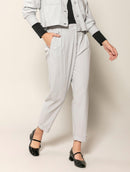 Calça com pregas, bolsos e barra dobrada Biamar