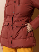 Jaqueta alongada com capuz ajustável em pele fake, bolsos e mangas de cava posta Biamar