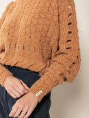 Blusa em pontos vazados com capuz e mangas de cava raglan Biamar