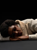 Casaco com recortes e detalhes em suede, tricô e pele fake Biamar