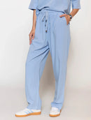 Calça reta com bolsos faca e cordão ajustável Biamar