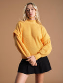 Blusa de gola média e mangas de cava quadrada com tranças Urbanity